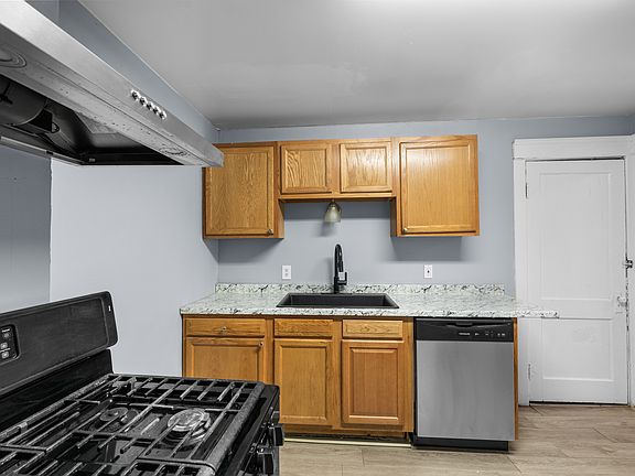 2nd image of 35 Auburn Ave #1