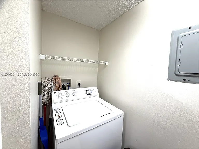 5045 Wiles Rd #201 — Photo 13