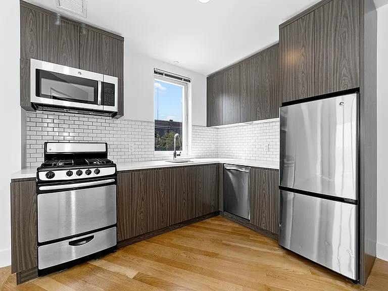 37-14 36th St #7Q — Photo 4
