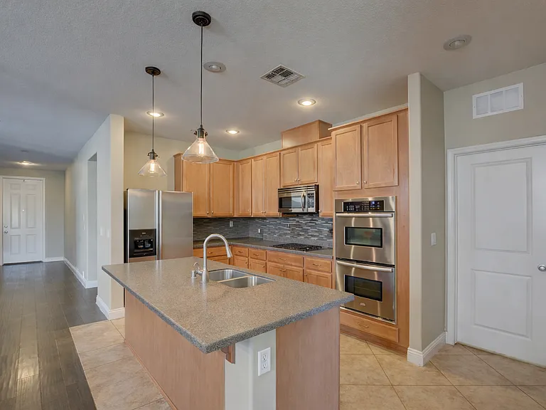 3191 Sisley Garden Ave — Photo 2