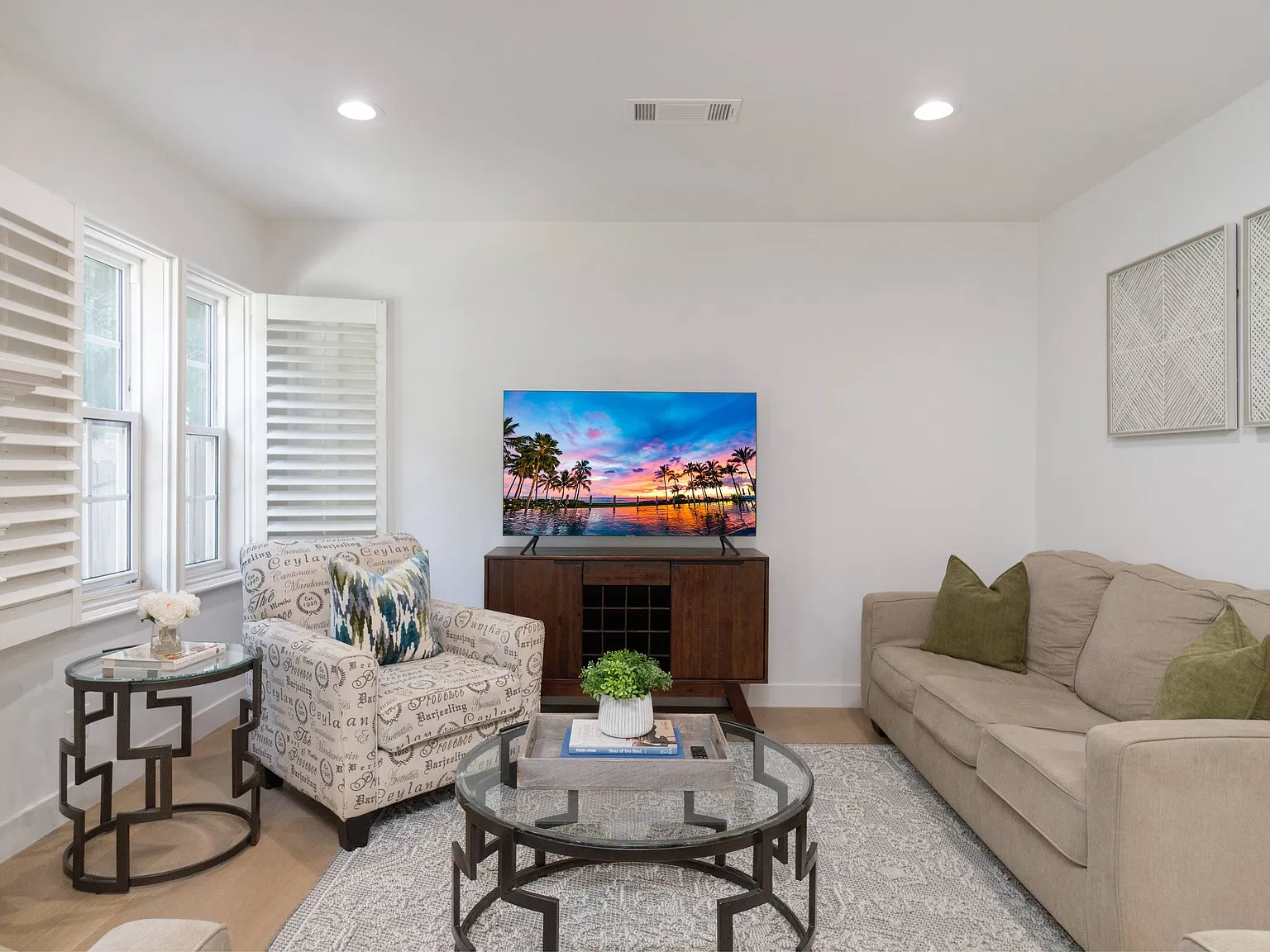 3 bed, 1602 sqft, $7,000 — Photo 4