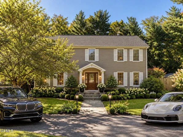 5 Crimson Ln, Great Barrington, MA 01230