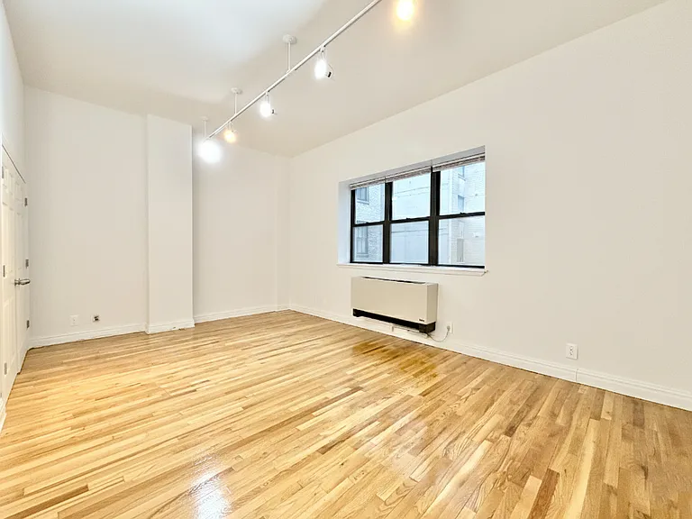 56 Court St #4HH — Photo 8