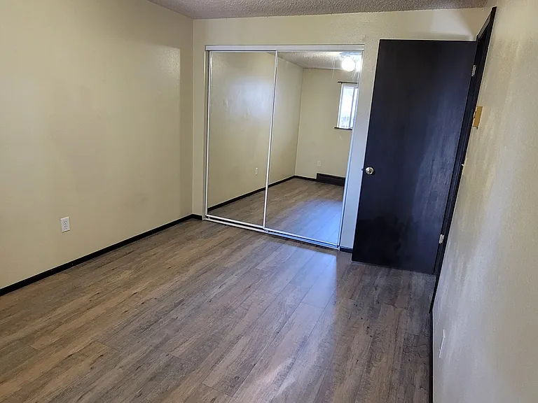 5405 N Crestline St #3 — Photo 10