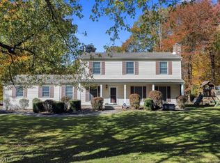 24 Pheasant Dr, Long Valley, NJ 07853