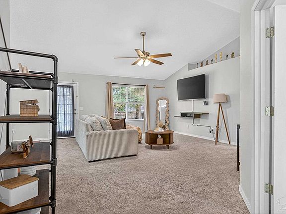 4th image of 6532 Eagle Crest Dr