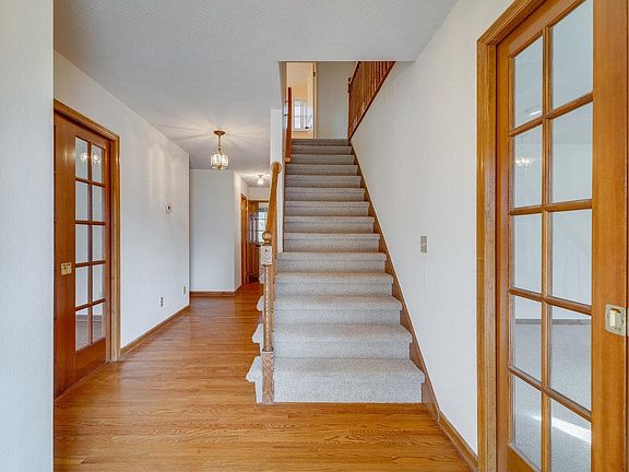 4th image of 778 Circle Dr