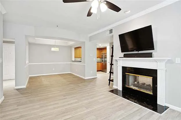 3636 Habersham Rd NW — Photo 2
