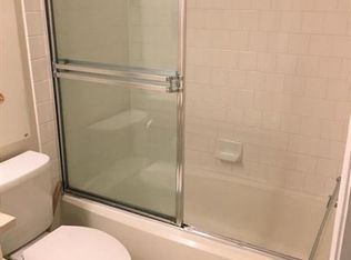 1733 Kingsgate Ct, Alexandria, VA 22302