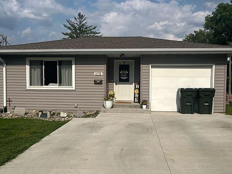 1st image of 606-608 S Irene St