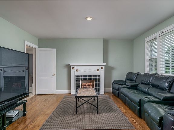 3rd image of 573 26th St