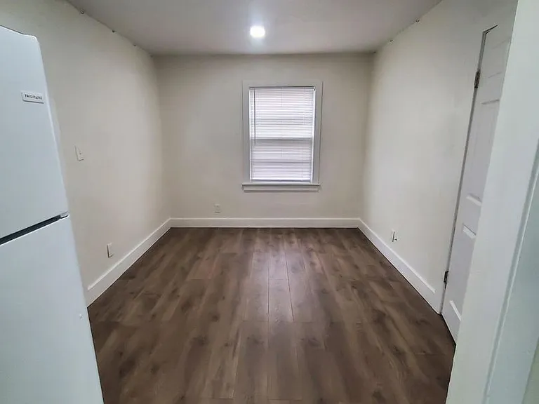 631 N Edwards Ave — Photo 5