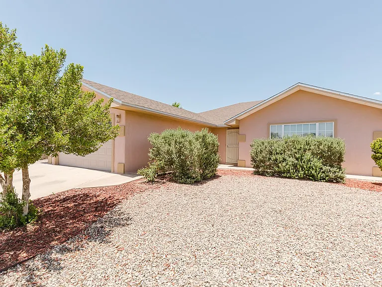 413 Chaco Dr — Photo 1