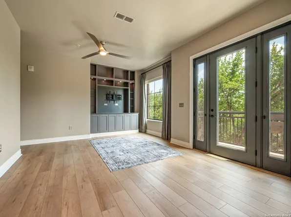 215 Center APT 310, San Antonio, TX 78202