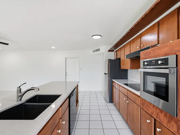 209 E Cairo Dr — Photo 11