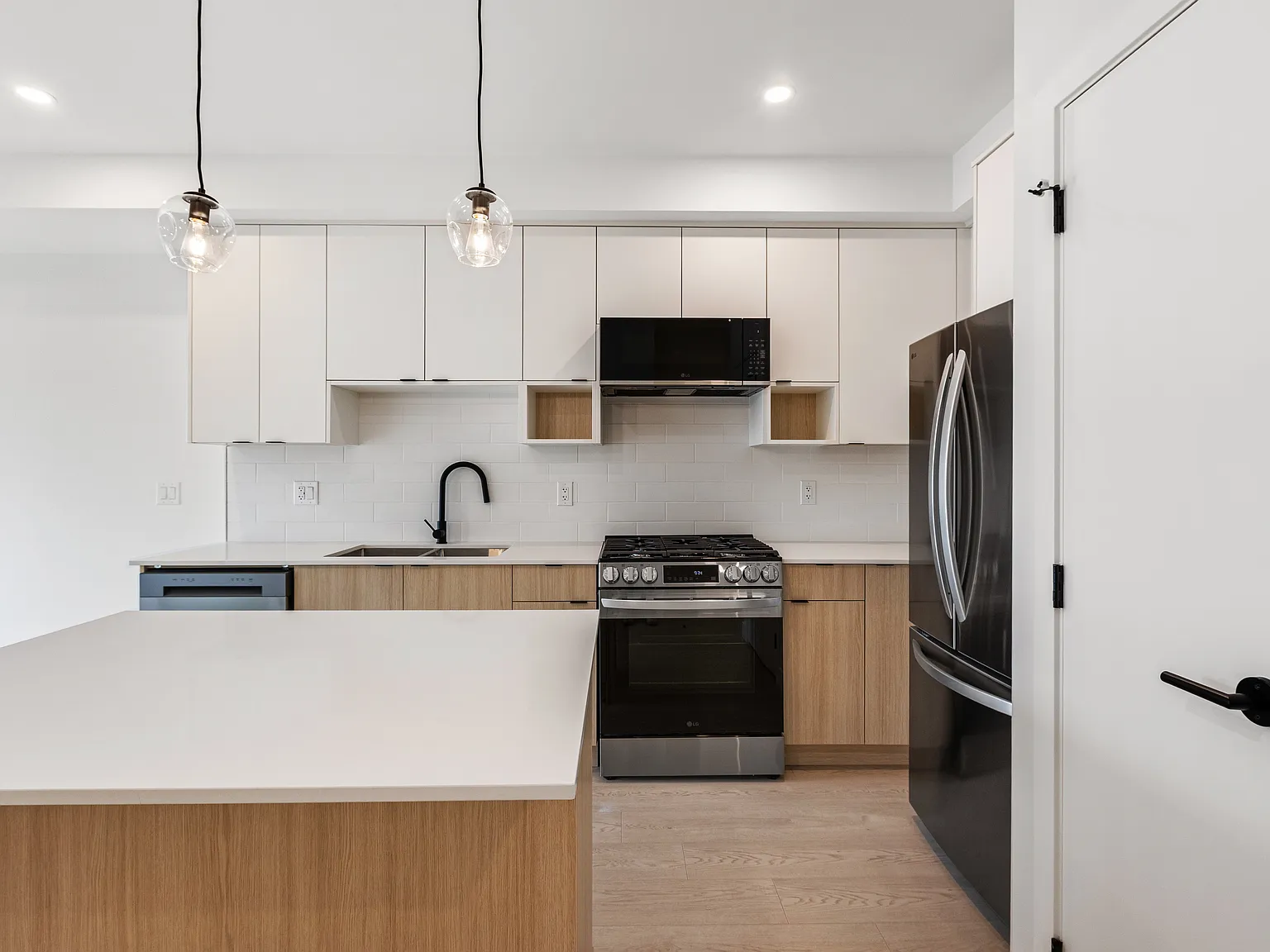1 bed, 564 sqft, $1,995 — Photo 3