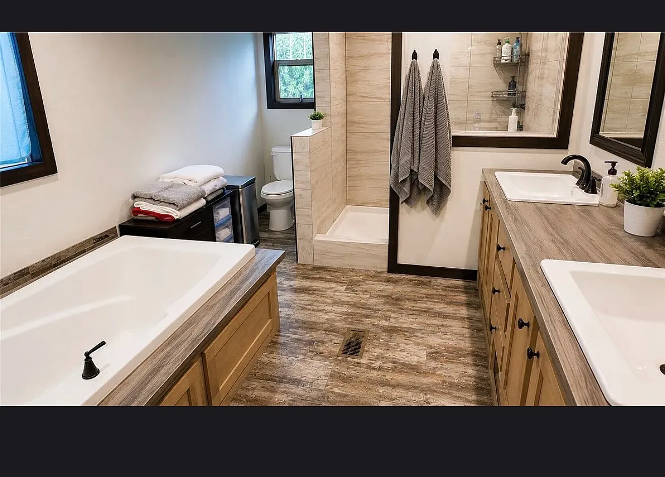 4 bed, 1980 sqft, $2,250 — Photo 2