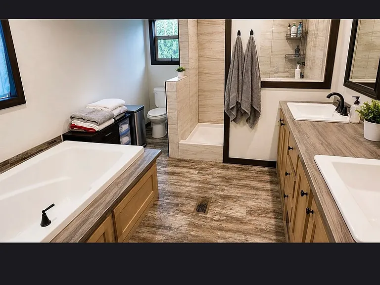 106 Foxcroft Dr — Photo 2