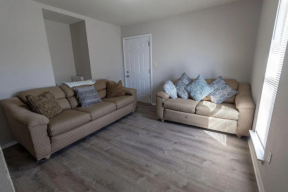 4 bed, 2.0 bath, 1456 sqft, $2,800 — Photo 3