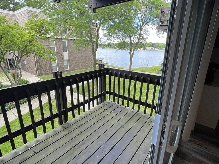 250 N Liberty St #205 — Photo 11