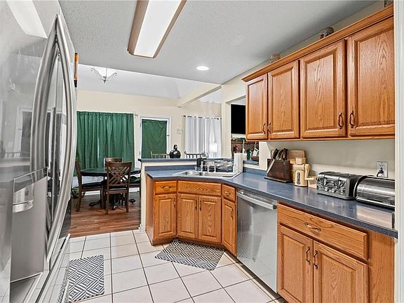 5th image of 65 Mosswood Trl