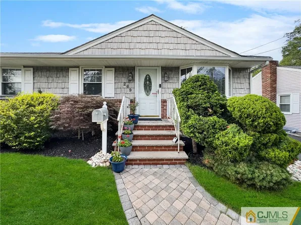 269 E James Pl, Iselin, NJ 08830