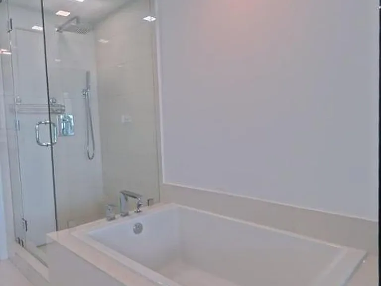 650 NE 32nd St #1601 — Photo 19