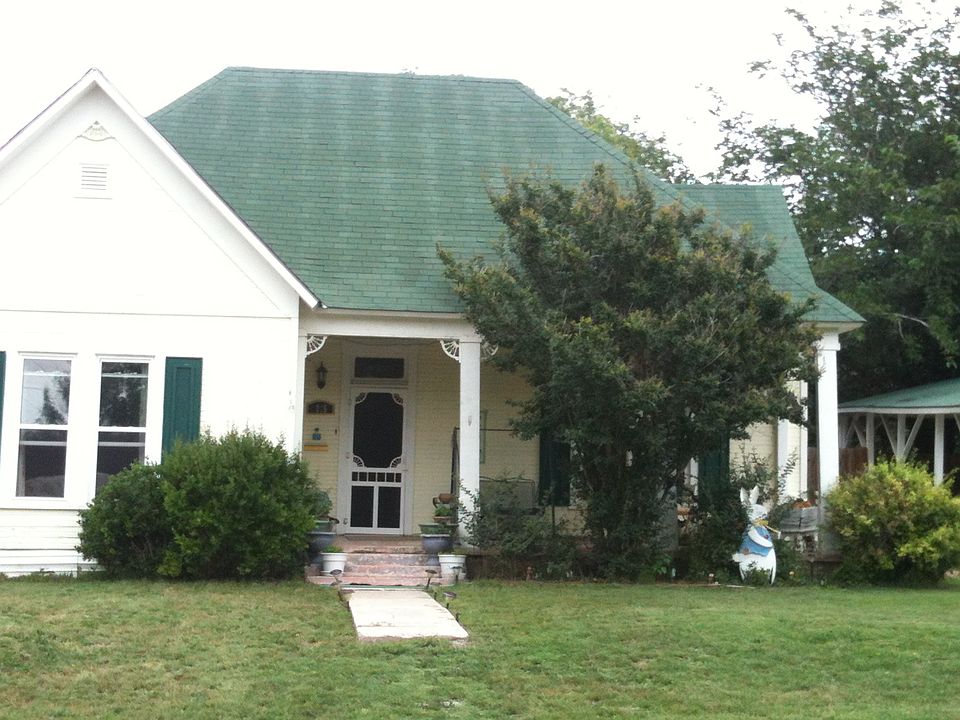 215 N Ave F