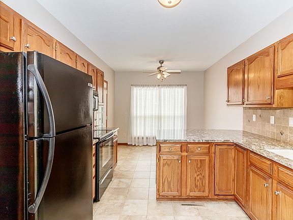 4th image of 4725 Westchester Dr NE #1