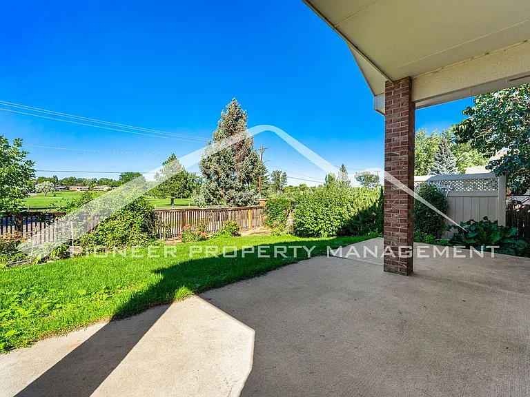 2924 Troxell Ave — Photo 22