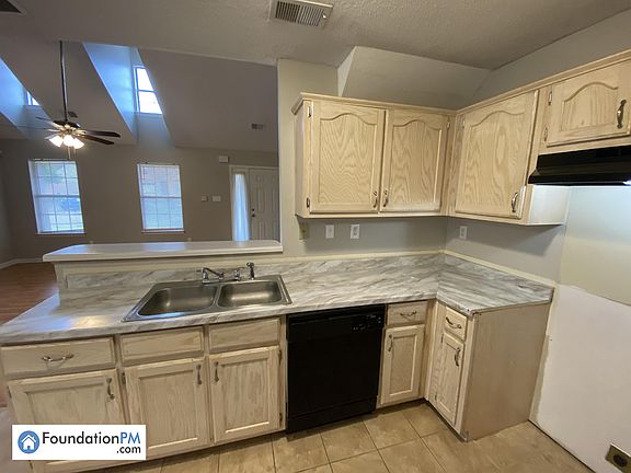 4th image of 1835 Eagle Shore Dr