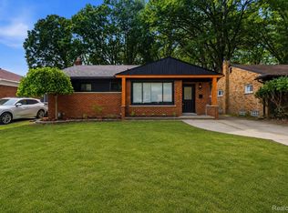 21661 Whitmore Ave, Oak Park, MI 48237