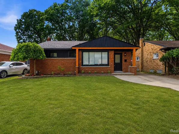 21661 Whitmore Ave, Oak Park, MI 48237