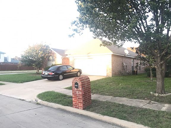 3rd image of 2201 Sophie Ln