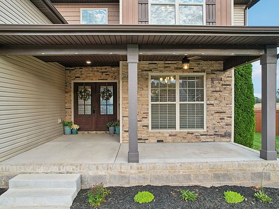 3rd image of 1092 Michaela Cir