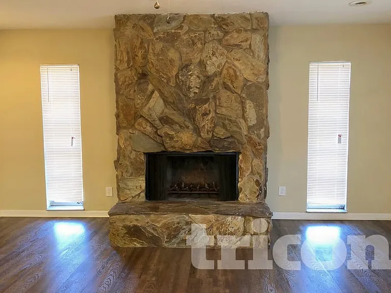 1706 Stonehaven Way — Photo 2