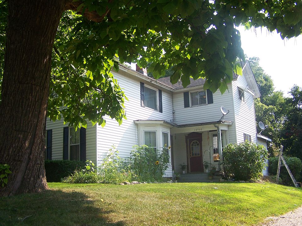 1st image of 10906 N Woodstock St