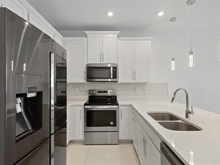 10251 Highline Crest St — Photo 15