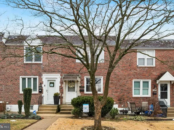 221 Park Dr, Glenolden, PA 19036