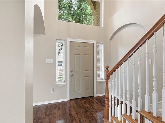 3rd image of 1709 Sunflower Dr