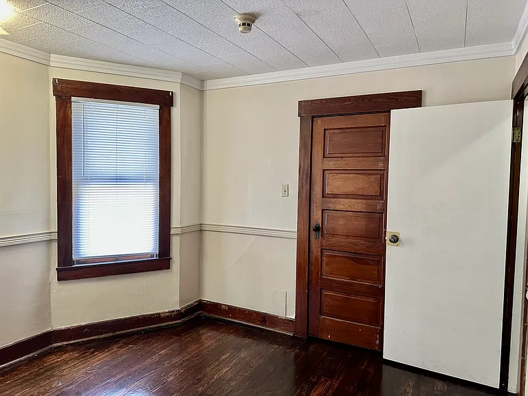 428 S 15th St — Photo 12
