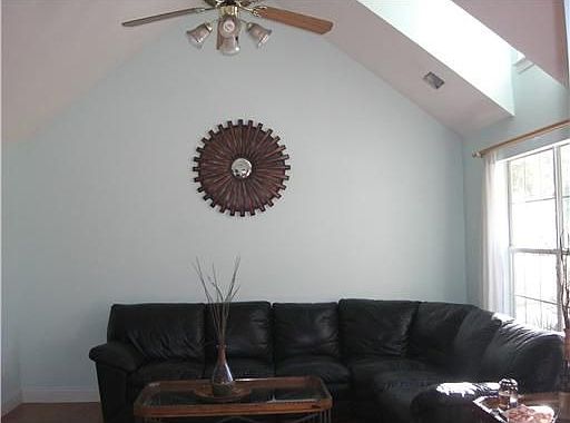2nd image of 107 Ashley Dr