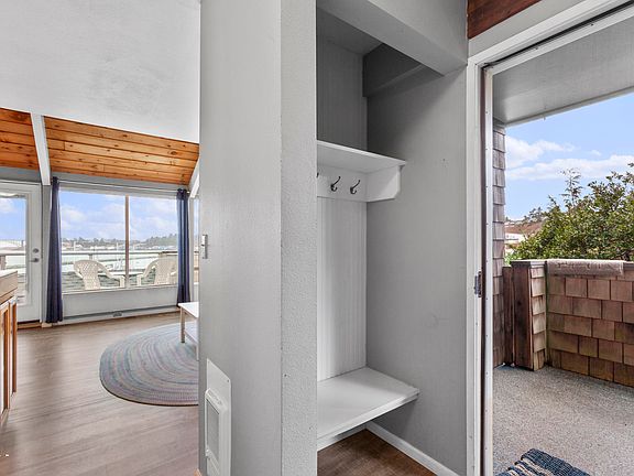 2nd image of 1000 SE Bay Blvd #502/602