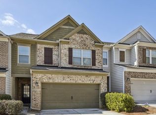 990 Parkside Wood Ct, Lawrenceville, GA 30043