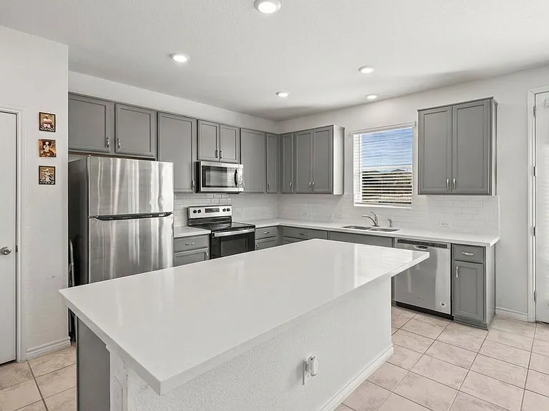 2800 Weston Rd — Photo 10
