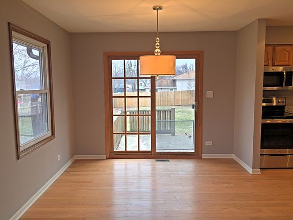 4th image of 909 Helen Ave