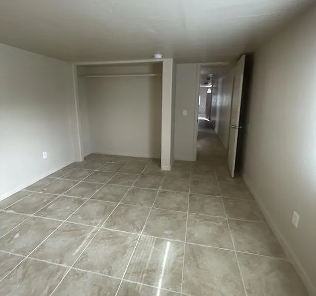 450 W Thurber Rd #6 — Photo 9