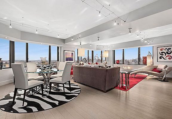 5th image of 10 E End Ave Penthouse 21