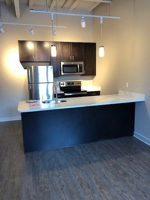 2nd image of 124-128 W Union Blvd #204