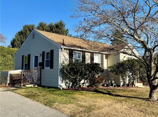 13 Lillian St, East Greenwich, RI 02818